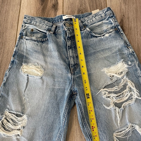 Moussy Vintage Japanese Denim Distressed Jeans
Size 29 High Rise Straight - Picture 7 of 9